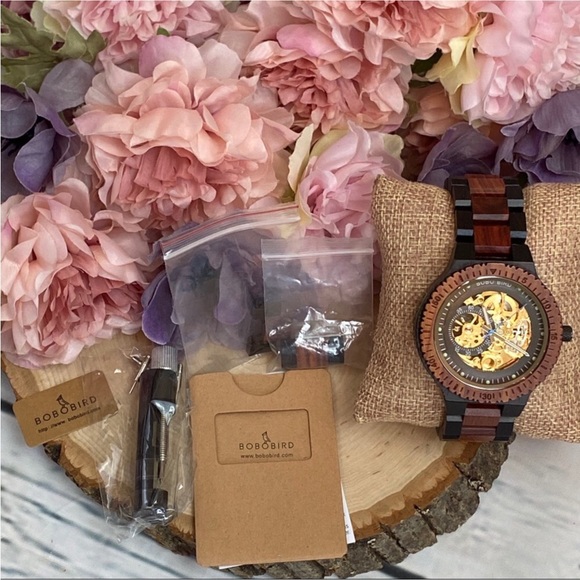 Luxury Ebony & Sandalwood Automatic Kinetic Watch - Picture 14 of 15